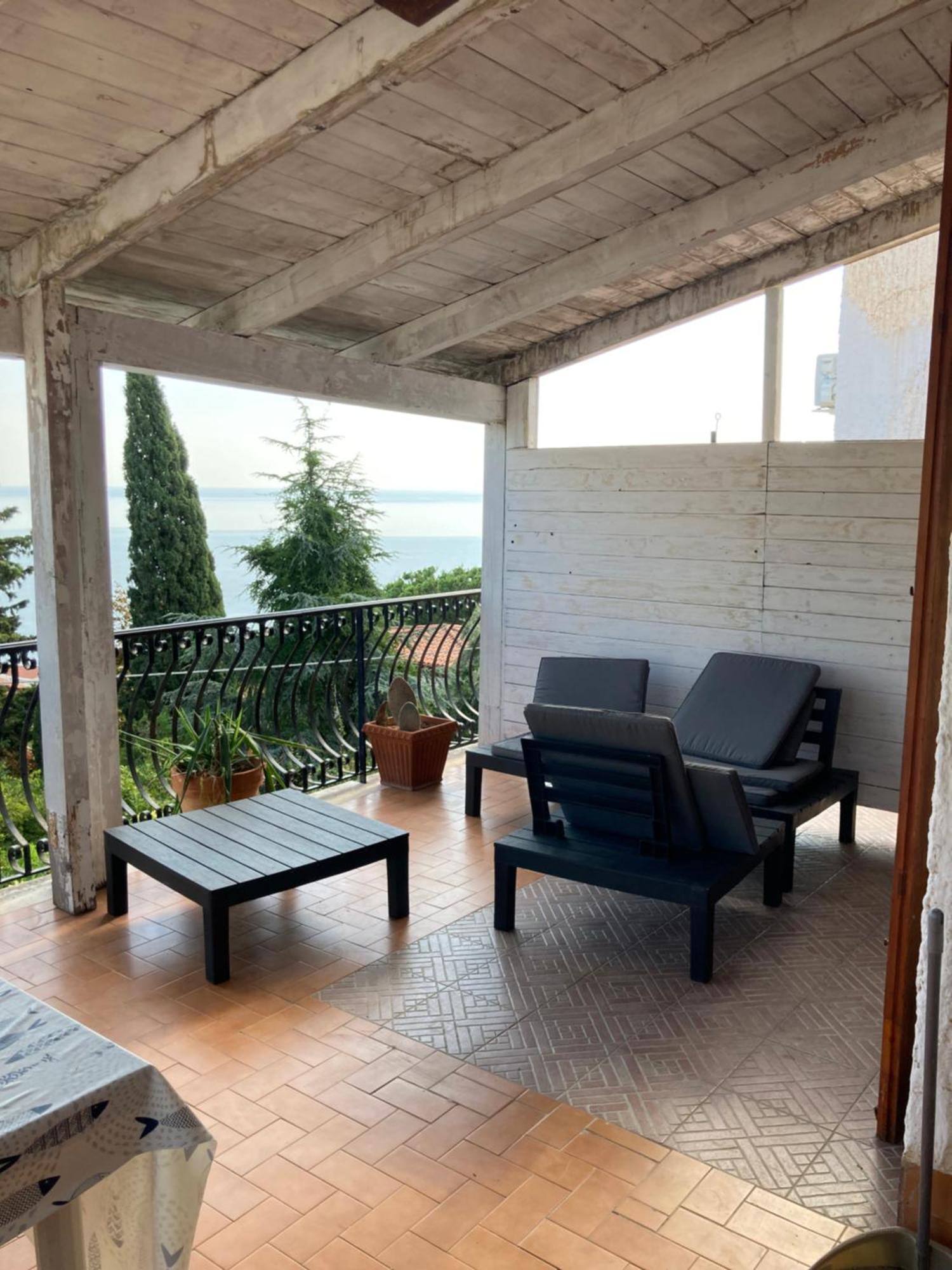 Villa Flore - Penthouse - Apartment In Villa Кастелдача Екстериор снимка