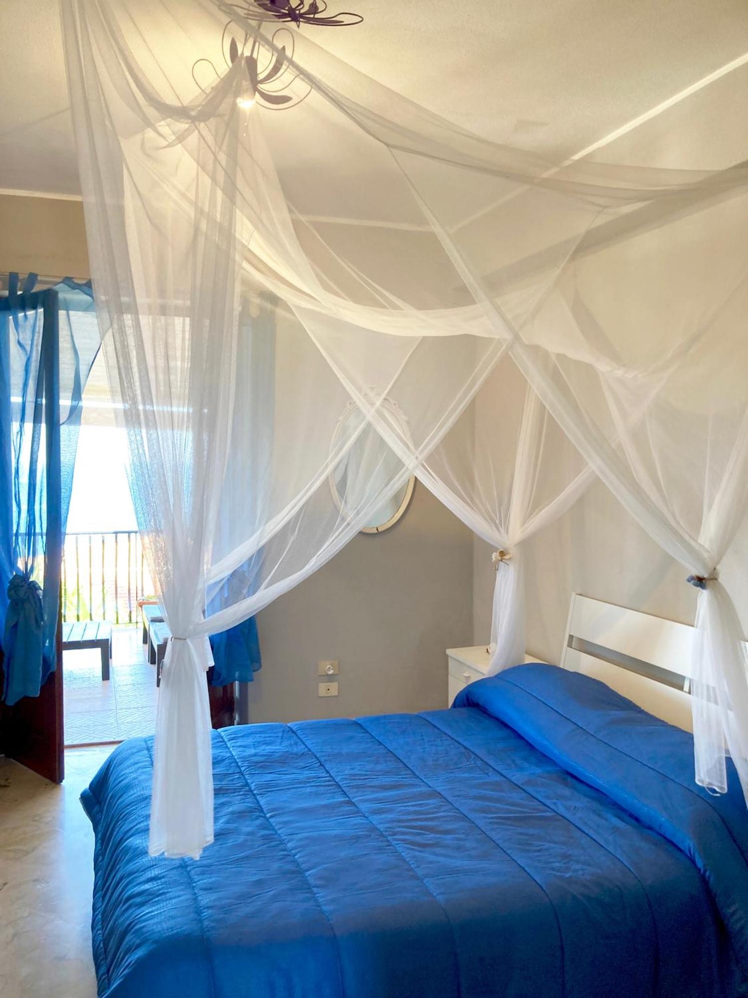 Villa Flore - Penthouse - Apartment In Villa Кастелдача Екстериор снимка